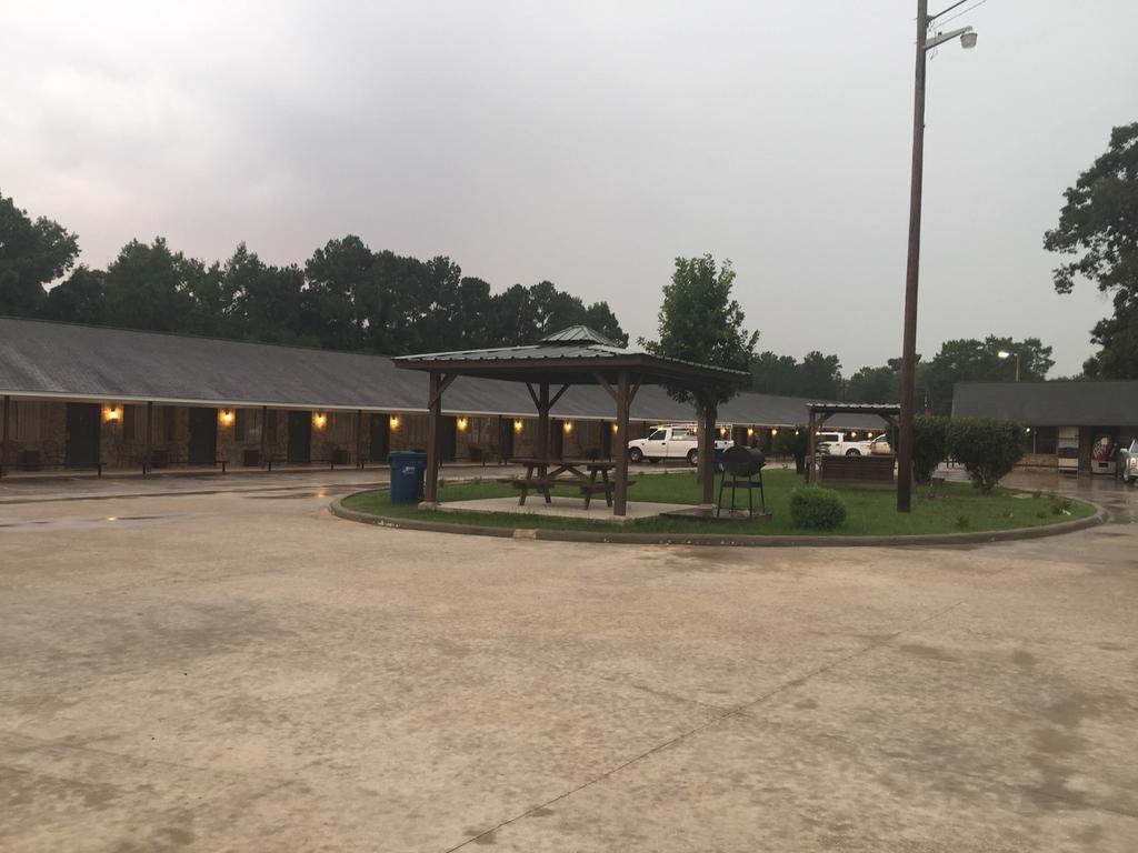 希尔斯比花园套房汽车旅馆 Silsbee 外观 照片